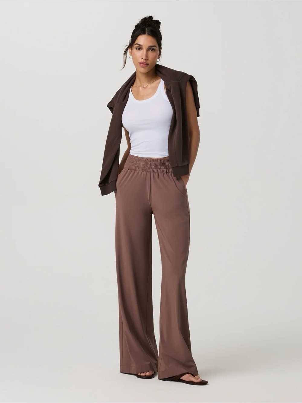 Vuori Wide Leg Pants in Sable Small